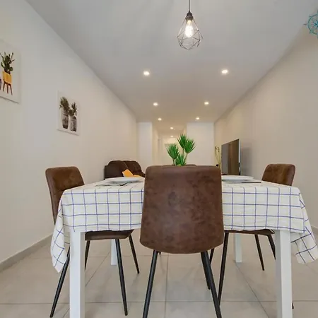 Modern Oasis Luxe With Bigyard San Ġwann
